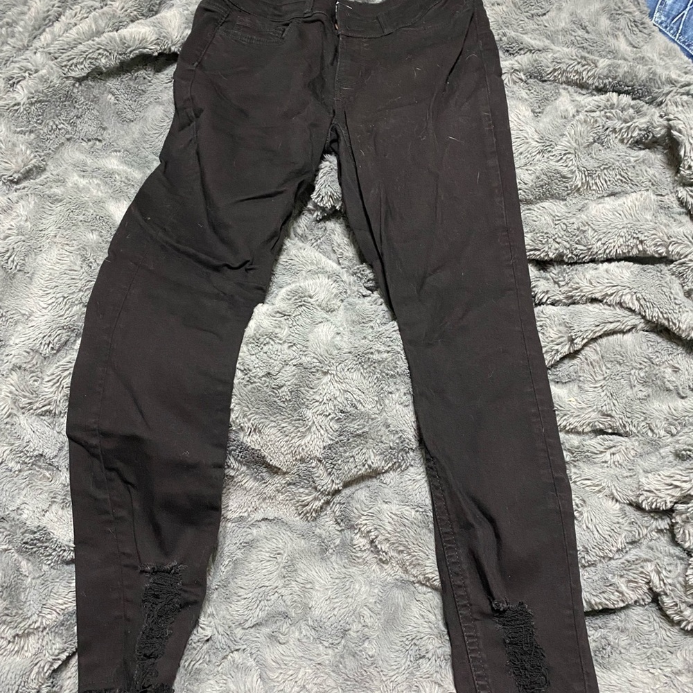 BKE size 27 ripped ankle skinny jeans